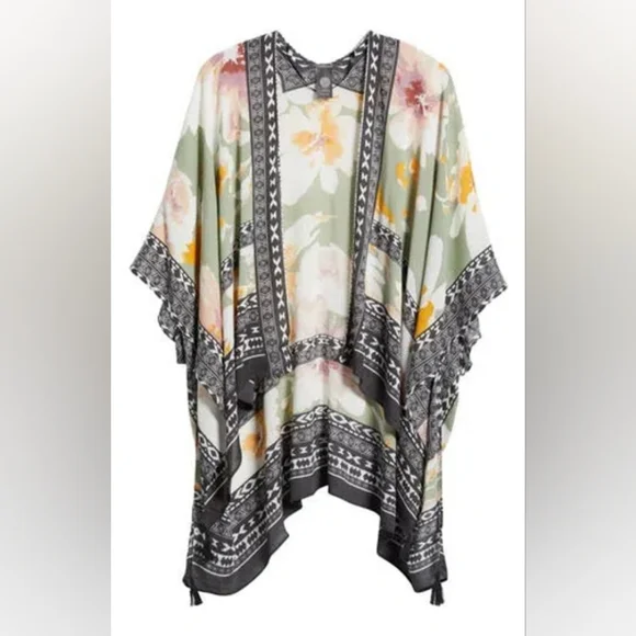 NWT Vince Camuto Washy Blooms Crincle Topper - Picture 3 of 6